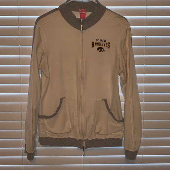 Juniors XL (Ladies M) Iowa Hawkeyes zip up jacket. Super cute & vintage look! - Picture 1 of 3